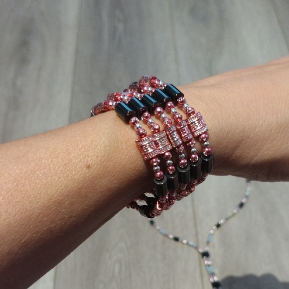 Magnetic Hematite Necklaces - Picture 9 of 9